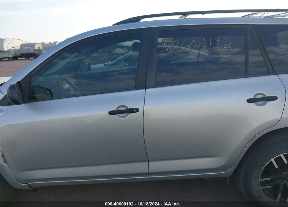2011 TOYOTA RAV4 VIN: 2T3ZF4DV2BW085859