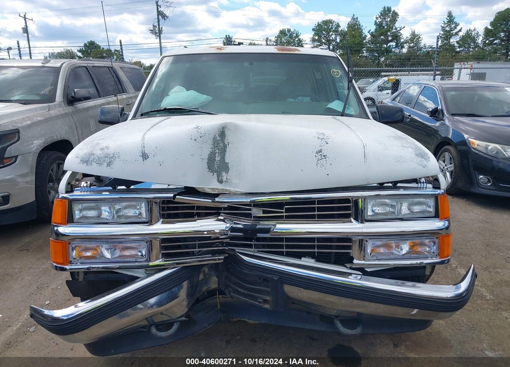 1999 CHEVROLET SUBURBAN 1500 LT VIN: 1GNFK16R4XJ348461