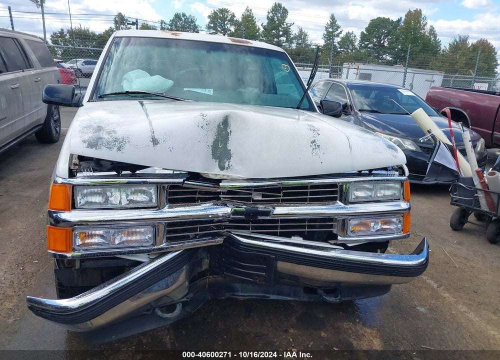 1999 CHEVROLET SUBURBAN 1500 LT VIN: 1GNFK16R4XJ348461