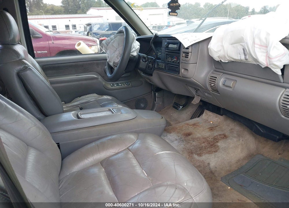 1999 CHEVROLET SUBURBAN 1500 LT VIN: 1GNFK16R4XJ348461