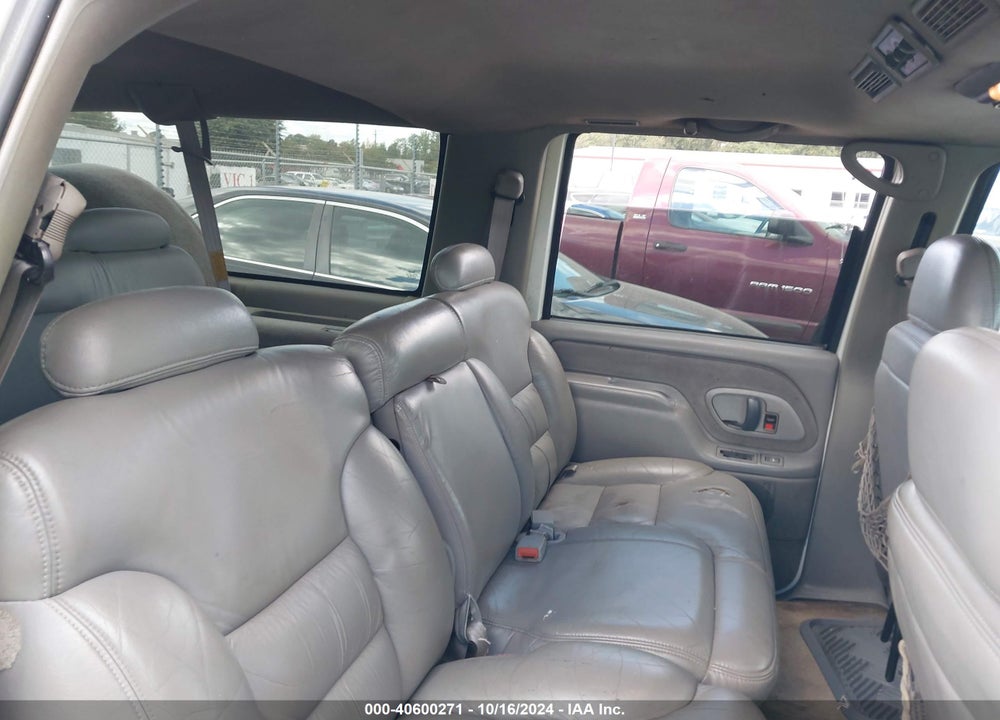 1999 CHEVROLET SUBURBAN 1500 LT VIN: 1GNFK16R4XJ348461