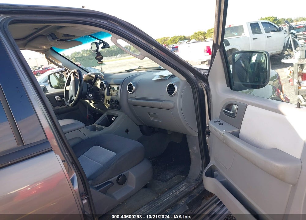 2004 FORD EXPEDITION NBX/XLT VIN: 1FMFU16L84LA89483