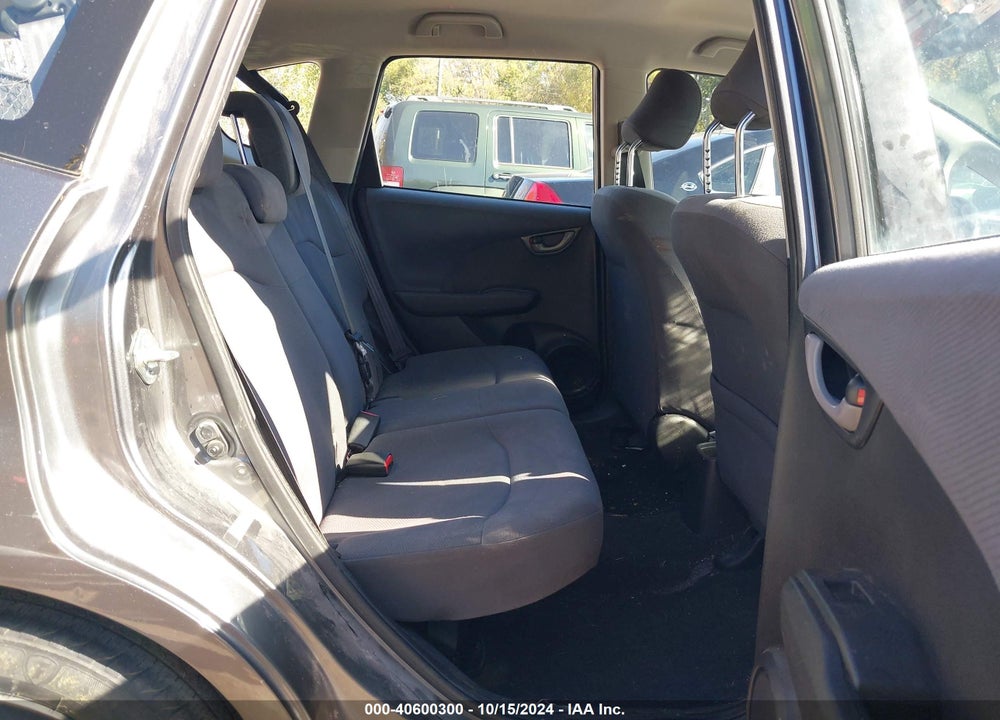 2013 HONDA FIT VIN: JHMGE8H38DC081989