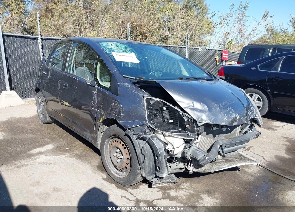 2013 HONDA FIT VIN: JHMGE8H38DC081989