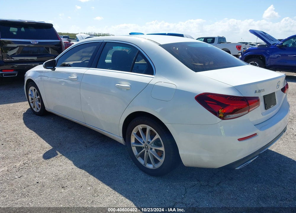 2019 MERCEDES-BENZ A 220 VIN: WDD3G4EB8KW021050