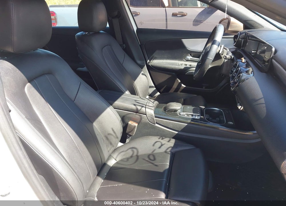 2019 MERCEDES-BENZ A 220 VIN: WDD3G4EB8KW021050