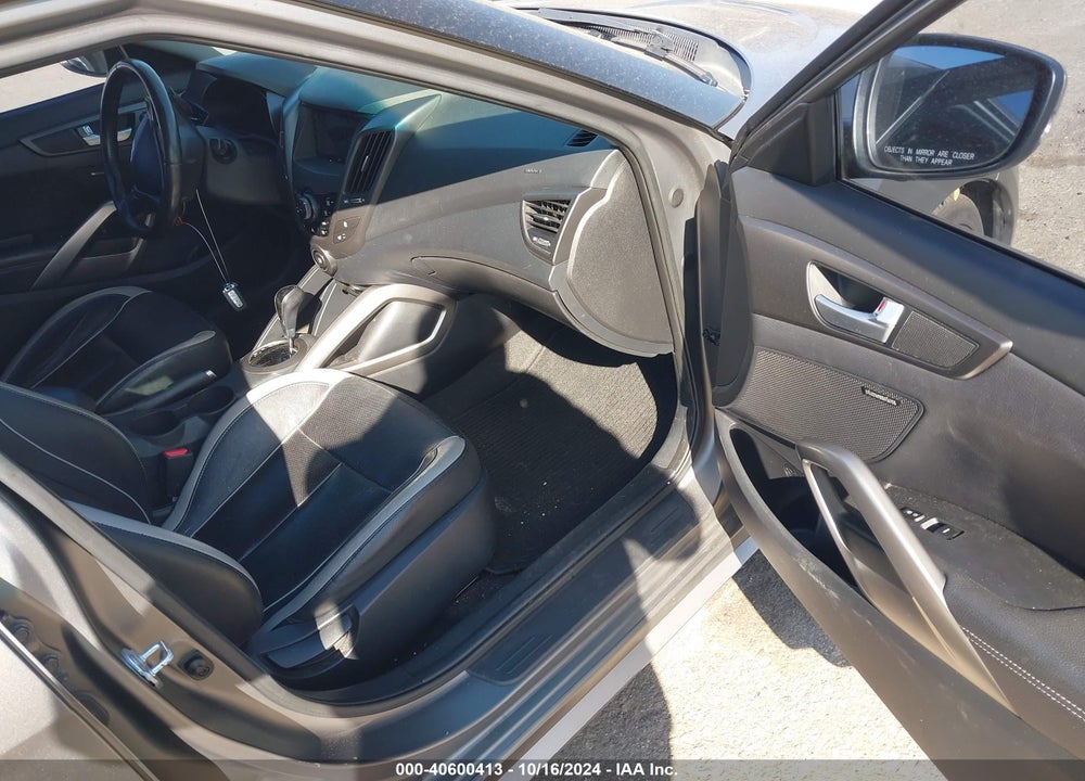 2013 HYUNDAI VELOSTER VIN: KMHTC6AE0DU083862