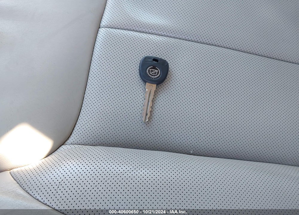 2008 CADILLAC DTS 1SC VIN: 1G6KD57YX8U102743