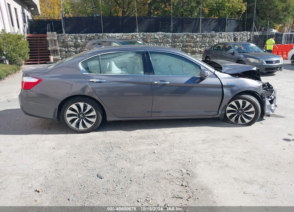 2015 HONDA ACCORD HYBRID EX-L VIN: 1HGCR6F53FA013788