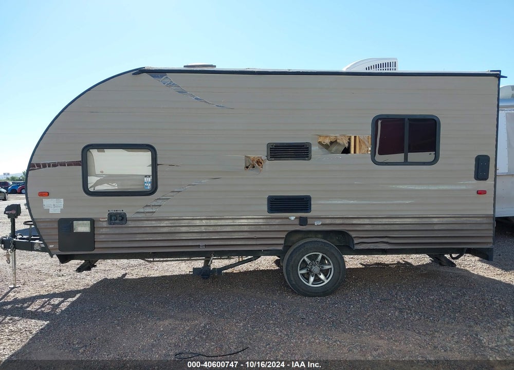 2016 FOREST RIVER CHEROKEE VIN: 4X4TCK711GK033564