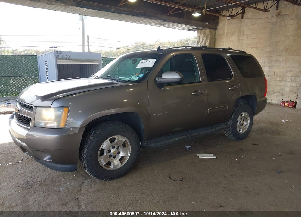 2011 CHEVROLET TAHOE LS VIN: 1GNSKAE00BR136894