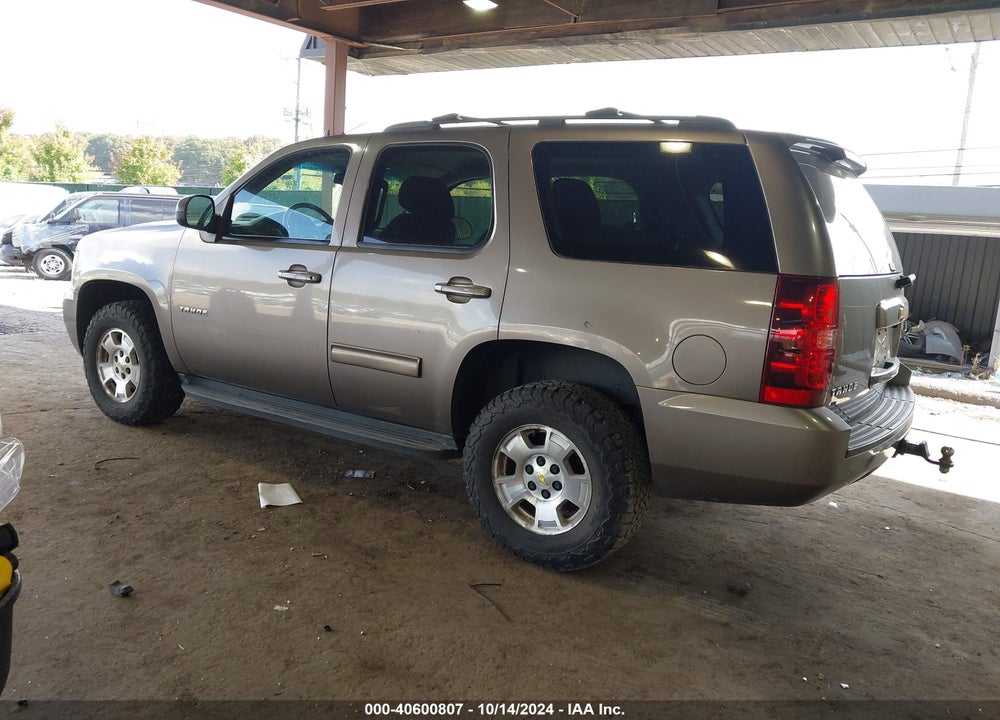 2011 CHEVROLET TAHOE LS VIN: 1GNSKAE00BR136894