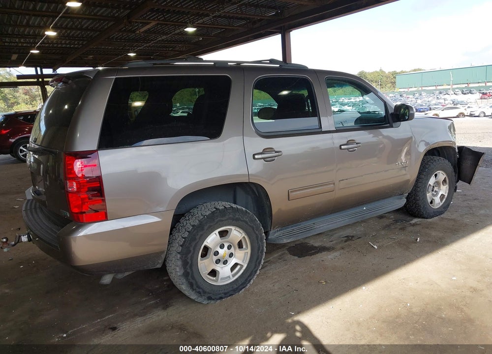 2011 CHEVROLET TAHOE LS VIN: 1GNSKAE00BR136894