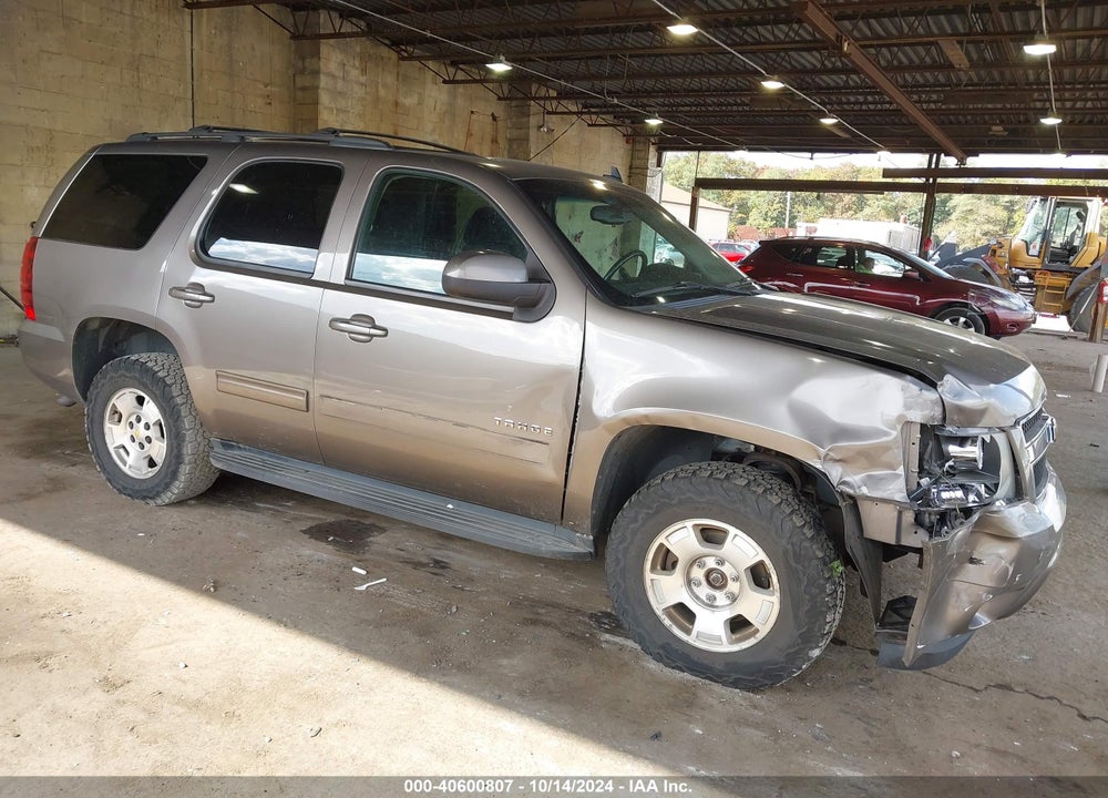 2011 CHEVROLET TAHOE LS VIN: 1GNSKAE00BR136894