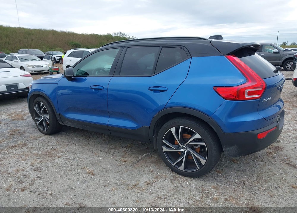 2021 VOLVO XC40 T5 R-DESIGN VIN: YV4162UM7M2570208