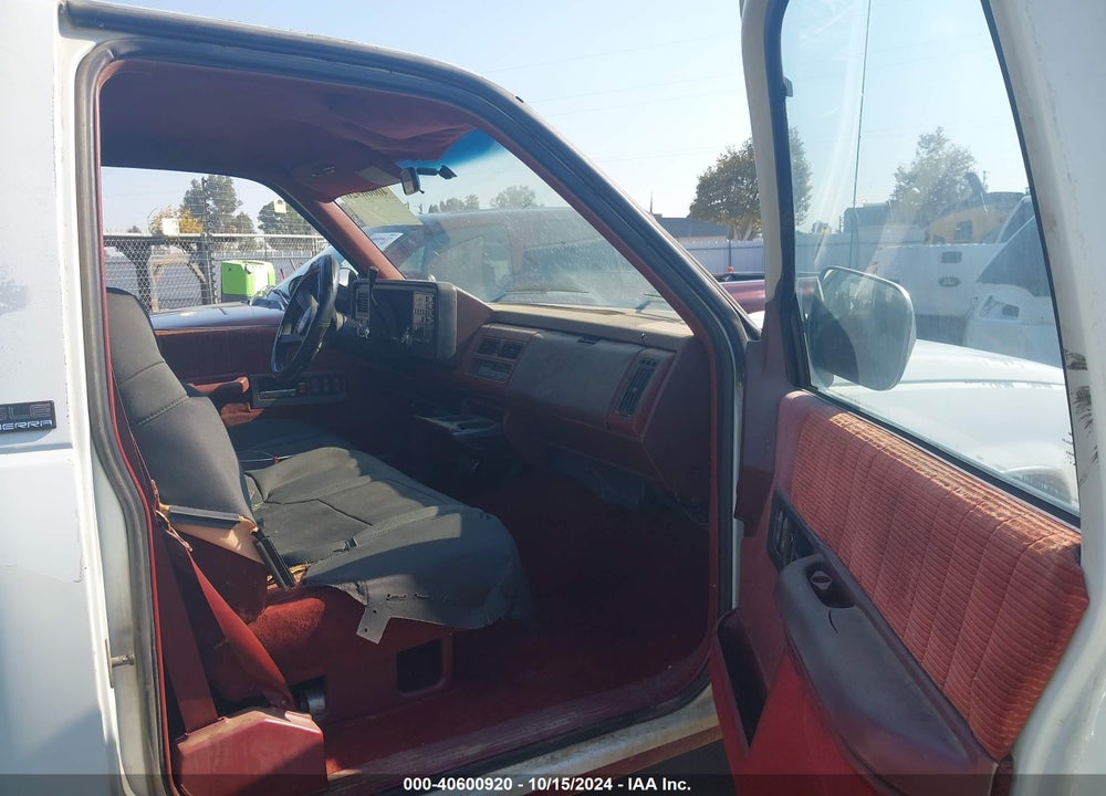 1990 GMC SIERRA C2500 VIN: 1GTGC24K7LE514240