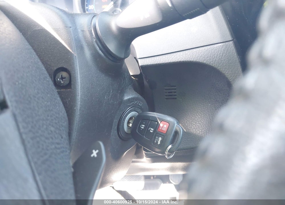 2017 TOYOTA COROLLA SE VIN: 2T1BURHE9HC819852