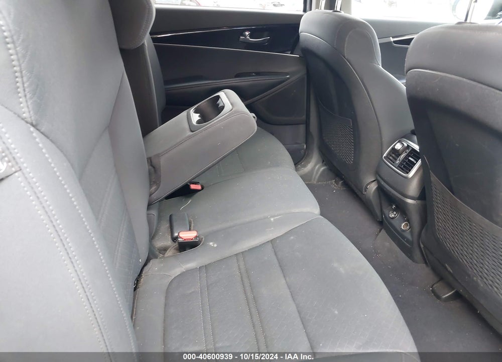 2020 KIA SORENTO 3.3L LX VIN: 5XYPGDA55LG621468