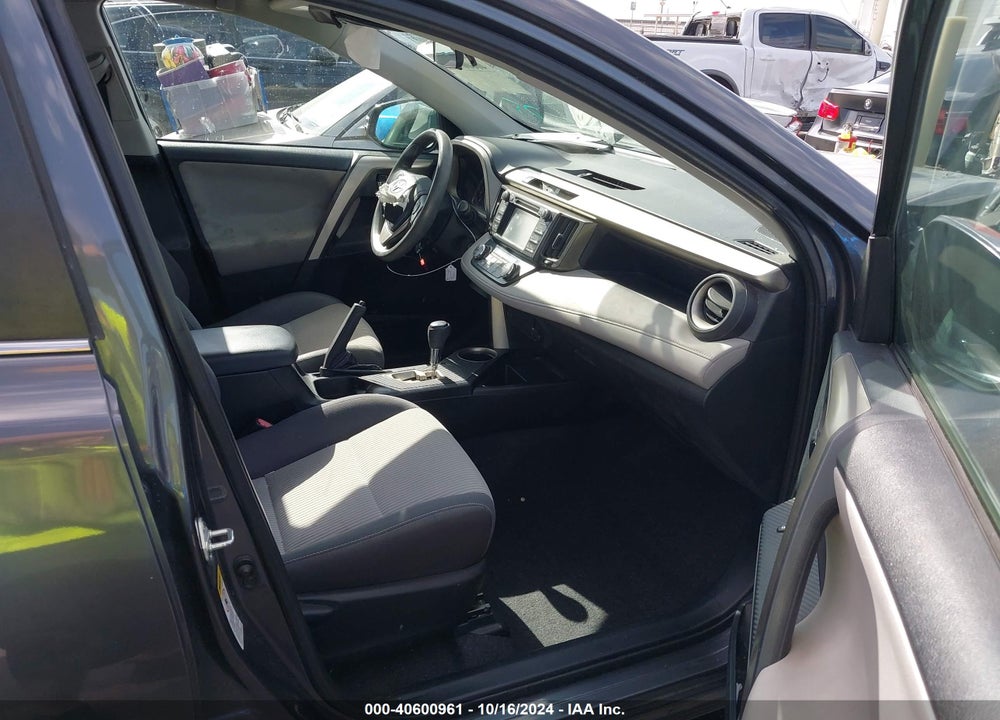 2015 TOYOTA RAV4 XLE VIN: 2T3RFREV3FW236726