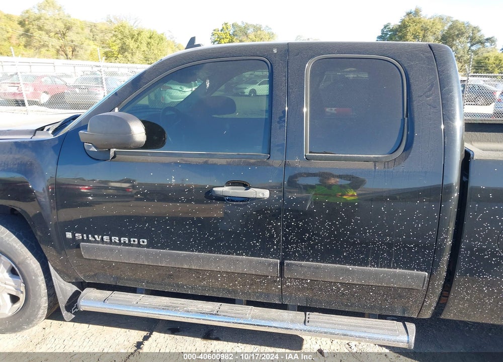 2008 CHEVROLET SILVERADO 1500 LT1 VIN: 1GCEK19008Z328485
