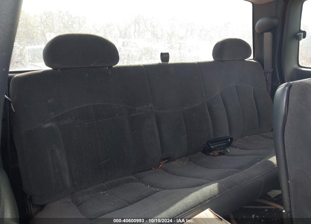 2002 CHEVROLET SILVERADO 1500 LS VIN: 2GCEK19V521389570
