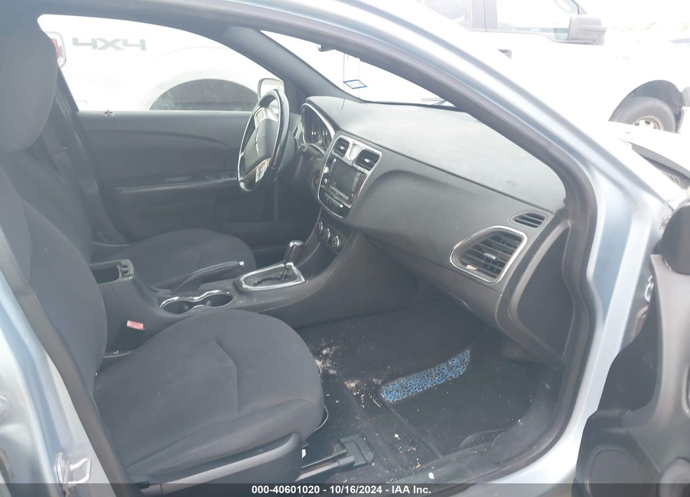2014 CHRYSLER 200 TOURING VIN: 1C3CCBBB2EN151323