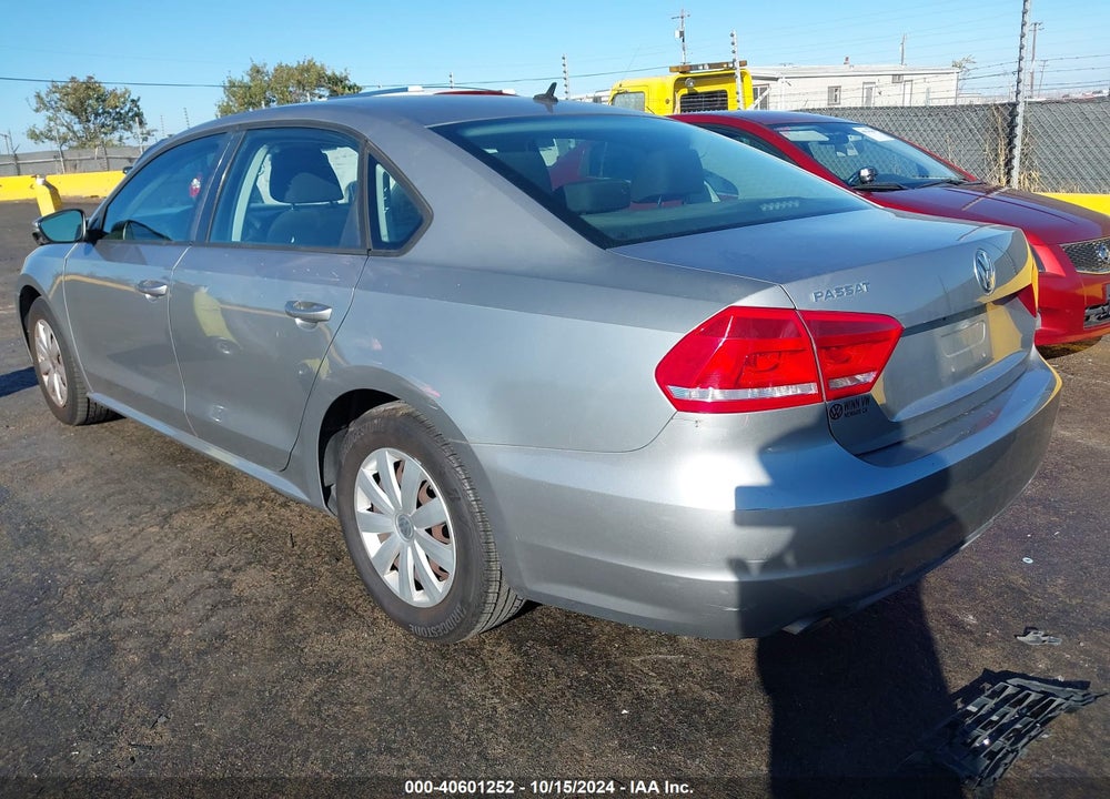 2012 VOLKSWAGEN PASSAT 2.5L S VIN: 1VWAP7A32CC024821