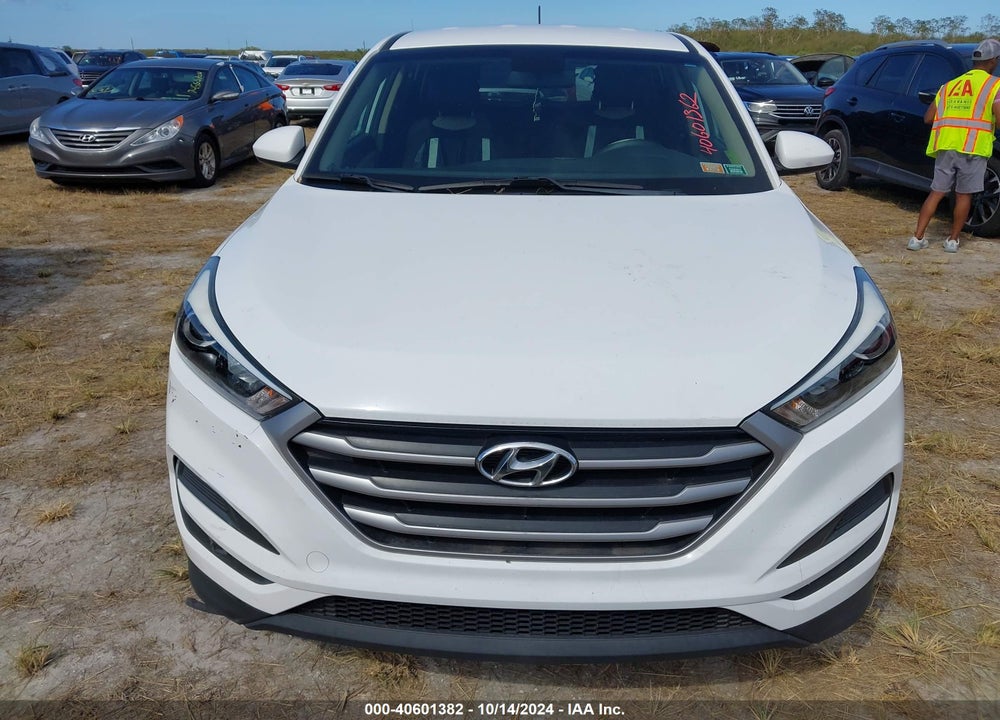 2017 HYUNDAI TUCSON SE VIN: KM8J23A48HU563699