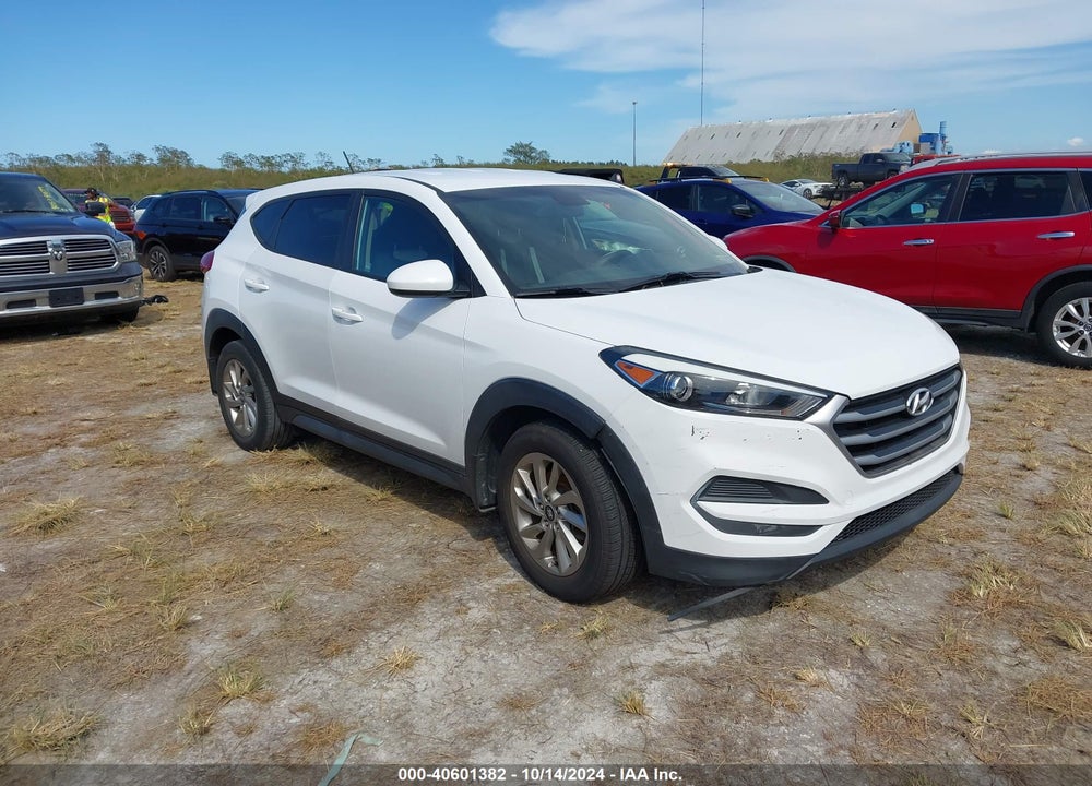 2017 HYUNDAI TUCSON SE VIN: KM8J23A48HU563699