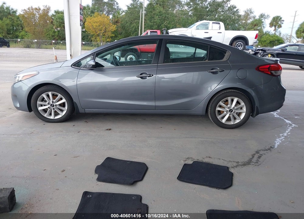 2017 KIA FORTE S VIN: 3KPFL4A70HE083081