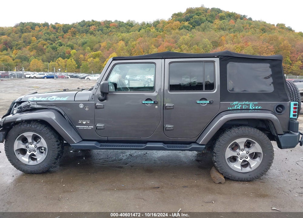 2017 JEEP WRANGLER UNLIMITED SAHARA 4X4 VIN: 1C4BJWEG2HL552656