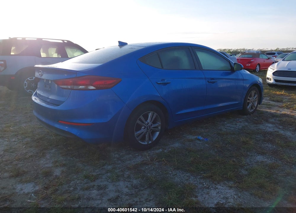 2017 HYUNDAI ELANTRA SE VIN: KMHD84LF8HU172312