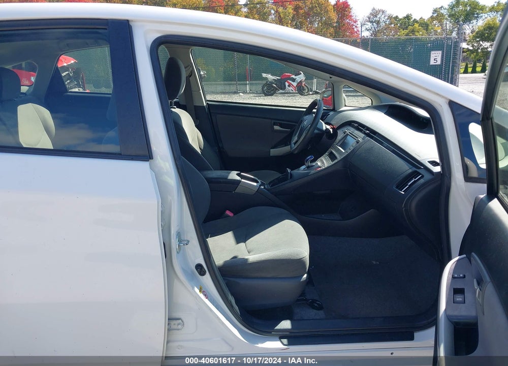 2013 TOYOTA PRIUS TWO VIN: JTDKN3DU6D5601379