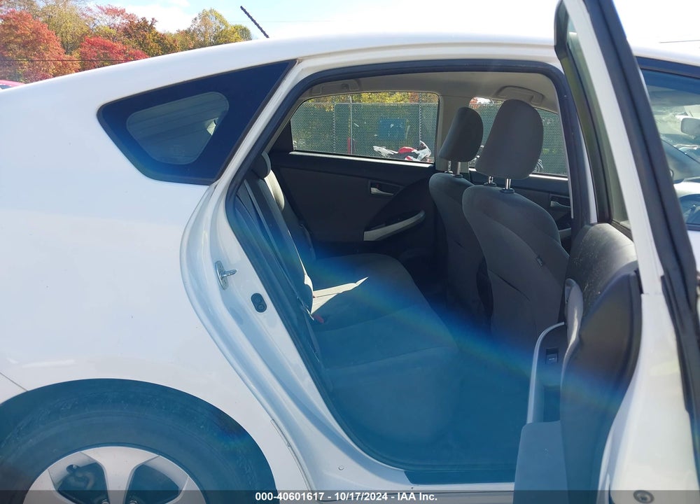 2013 TOYOTA PRIUS TWO VIN: JTDKN3DU6D5601379
