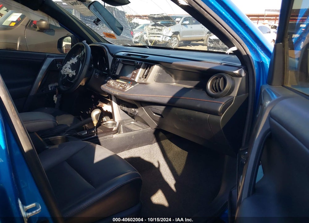 2018 TOYOTA RAV4 SE VIN: JTMNFREV5JJ739745