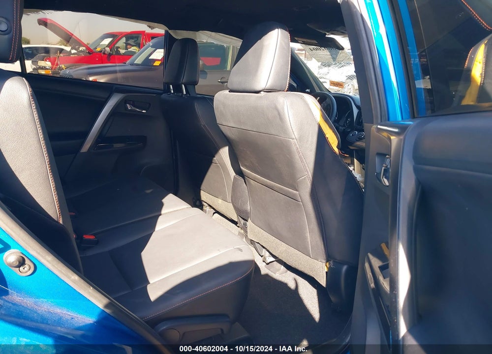 2018 TOYOTA RAV4 SE VIN: JTMNFREV5JJ739745