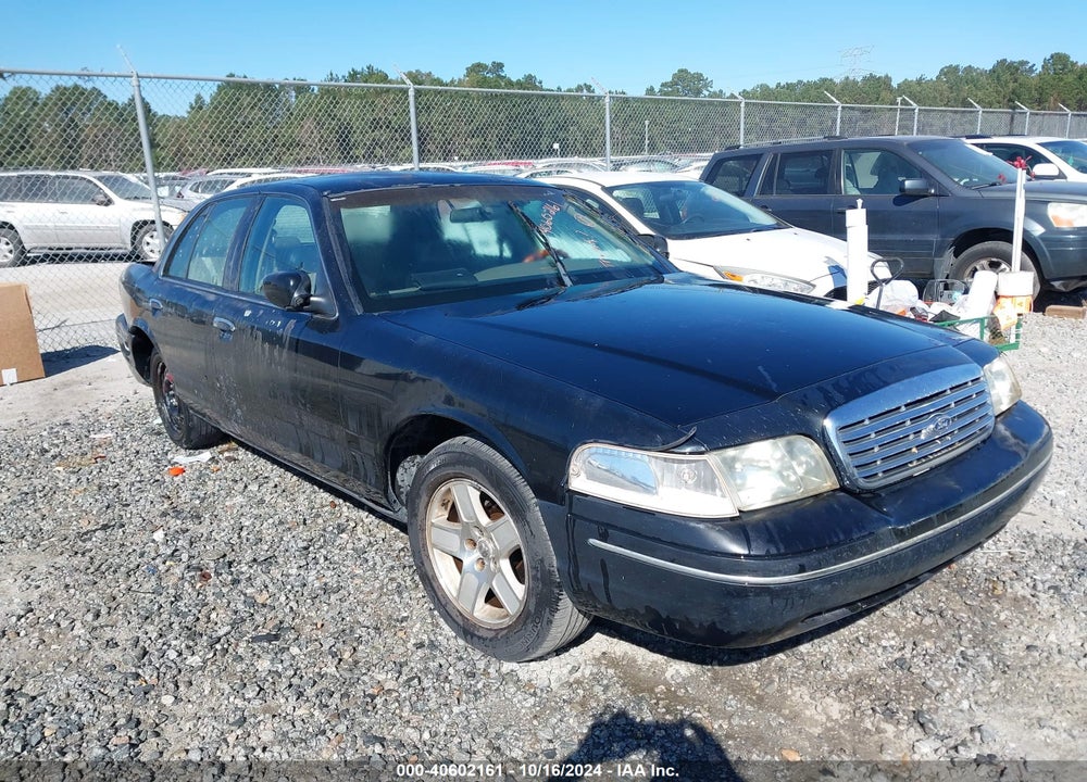 2001 FORD CROWN VICTORIA VIN: 2FAFP73W61X121400