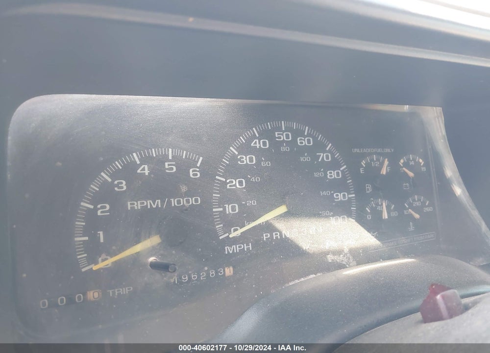 1999 CHEVROLET SUBURBAN 1500 LT VIN: 3GNEC16R4XG175518