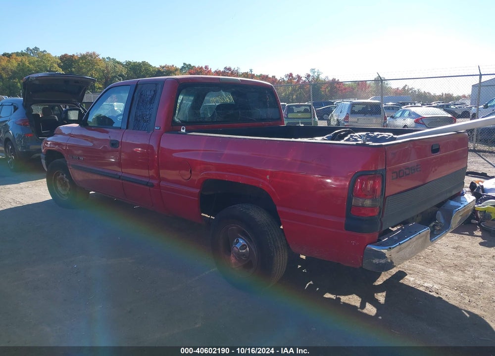 2000 DODGE RAM 1500 ST VIN: 3B7HC13Y5YG158357