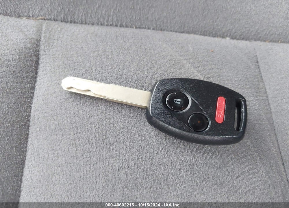 2006 HONDA CIVIC LX VIN: 1HGFA16576L135596