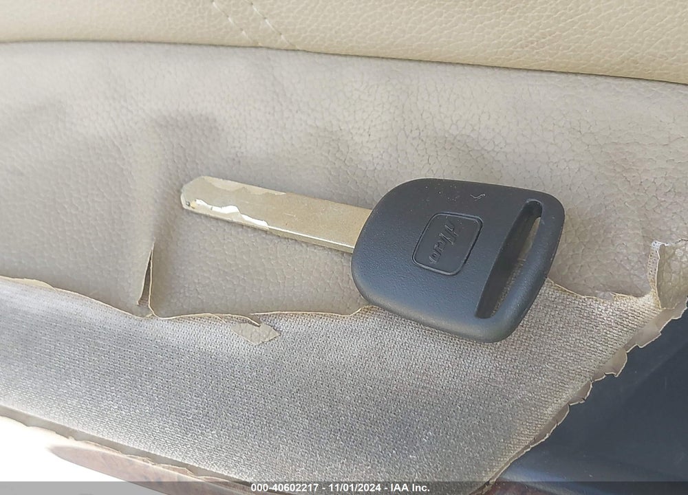 2011 HONDA ACCORD 3.5 EX-L VIN: 1HGCP3F81BA004886