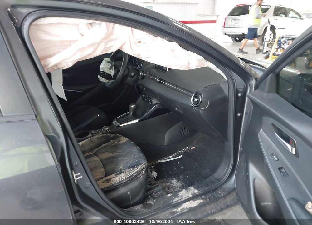 2016 SCION IA VIN: 3MYDLBZV9GY131366