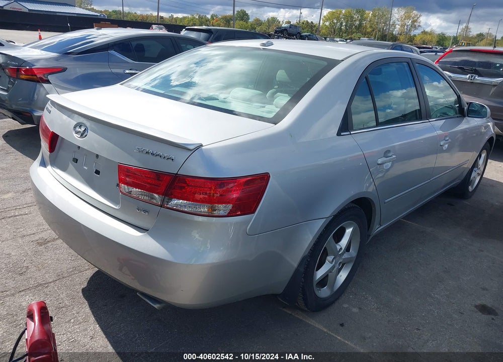 2008 HYUNDAI SONATA LIMITED V6/SE V6 VIN: 5NPEU46F58H357606