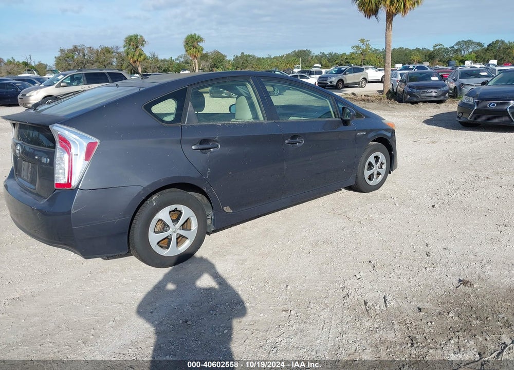 2013 TOYOTA PRIUS TWO VIN: JTDKN3DU4D1683118