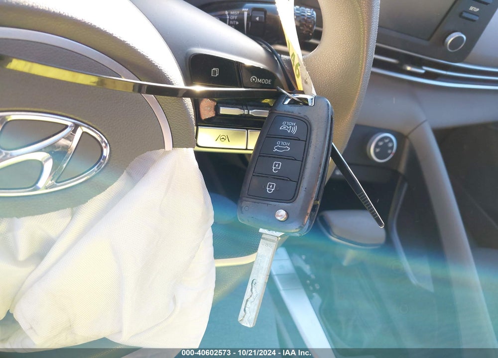 2022 HYUNDAI ELANTRA SE VIN: KMHLL4AG4NU327875