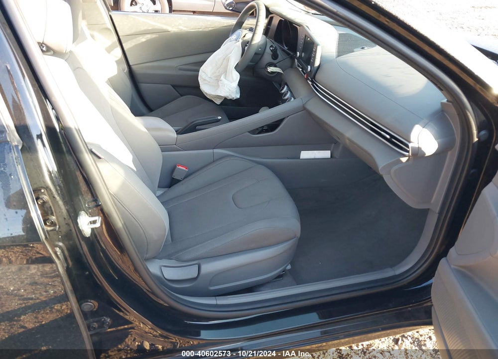 2022 HYUNDAI ELANTRA SE VIN: KMHLL4AG4NU327875