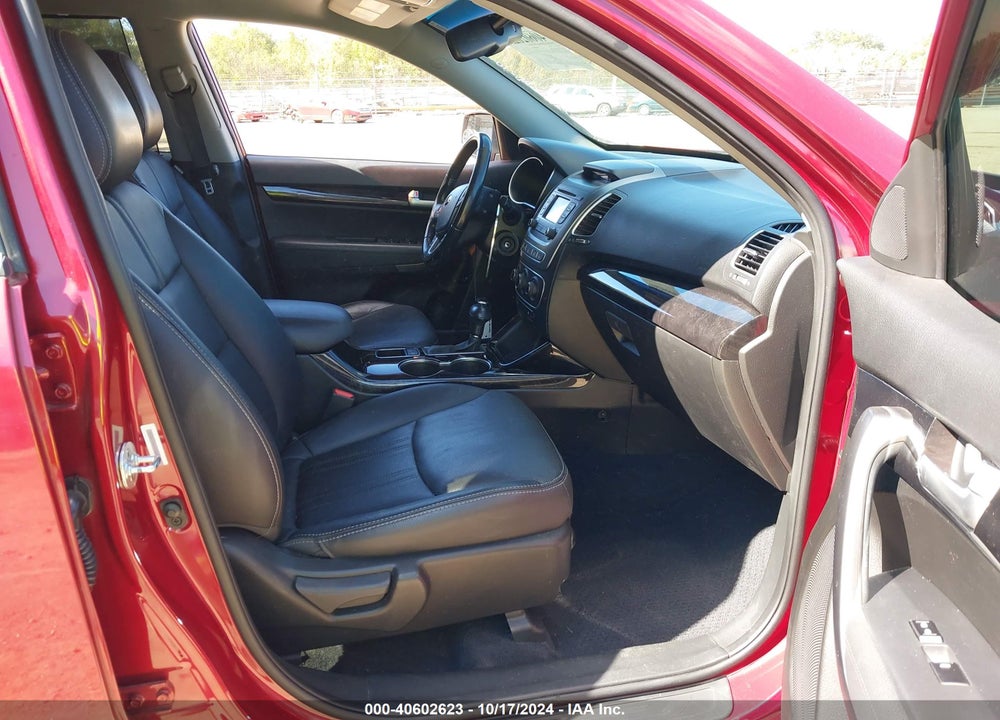 2015 KIA SORENTO LX VIN: 5XYKT3A69FG655992