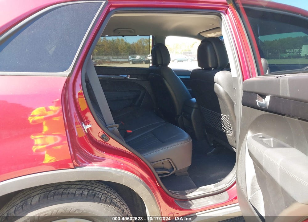 2015 KIA SORENTO LX VIN: 5XYKT3A69FG655992