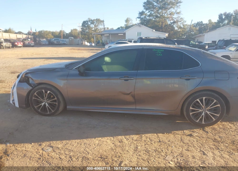2018 TOYOTA CAMRY SE VIN: 4T1B11HK9JU622233