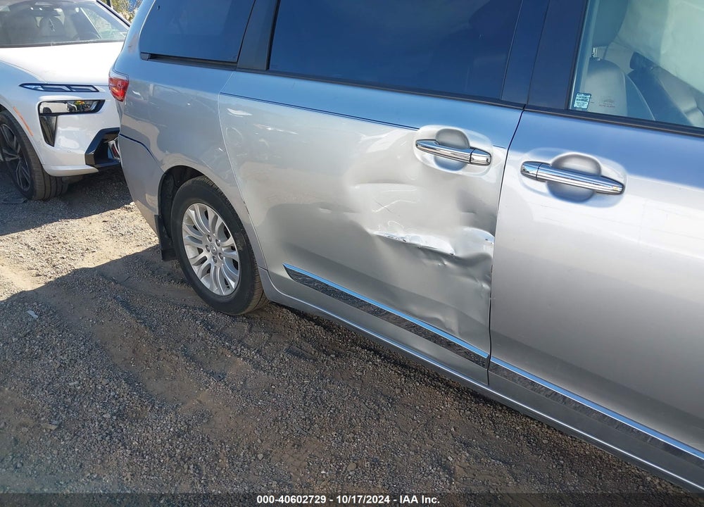 2017 TOYOTA SIENNA XLE 8 PASSENGER VIN: 5TDYZ3DC1HS794501